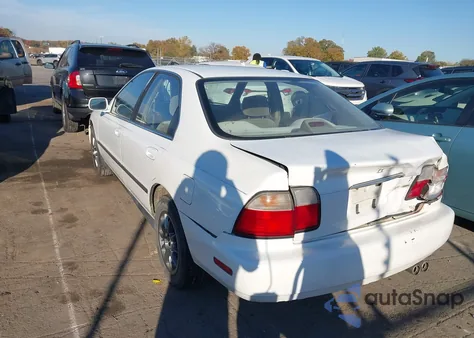 1996 Honda Accord Lx/Ex z USA, uszkodzony, nr VIN 1HGCD5632TA093295